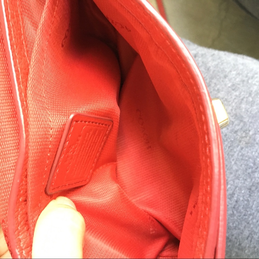 Coach crossbody bag red gold hardware - Picture 14 of 16